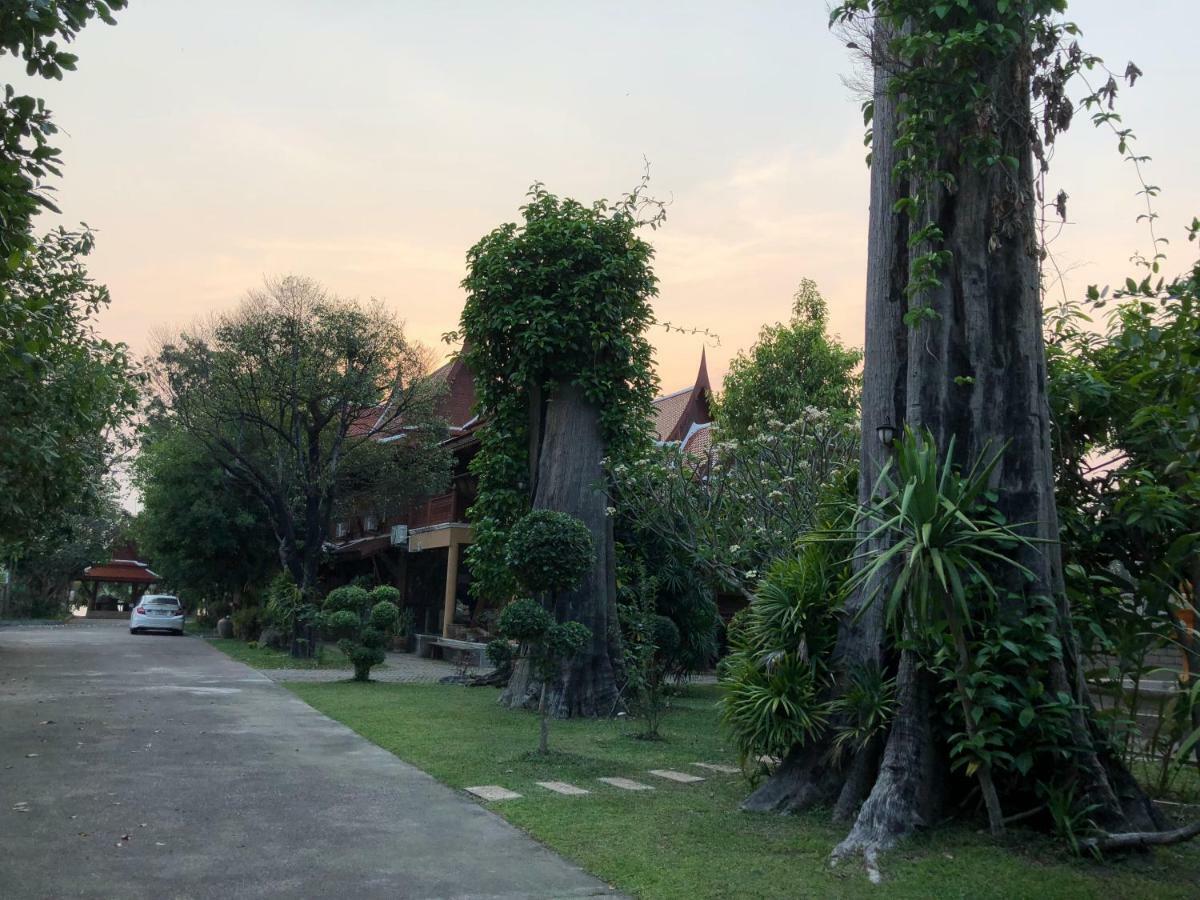 קמפהאנג פט Ruen Thai Ban Rim Nam מראה חיצוני תמונה